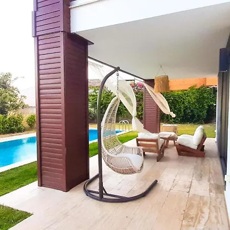 Private With Pool And Garden 别墅 博德鲁姆