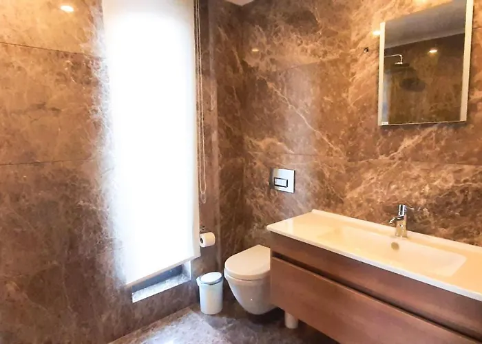 Private With Pool And Garden Villa *