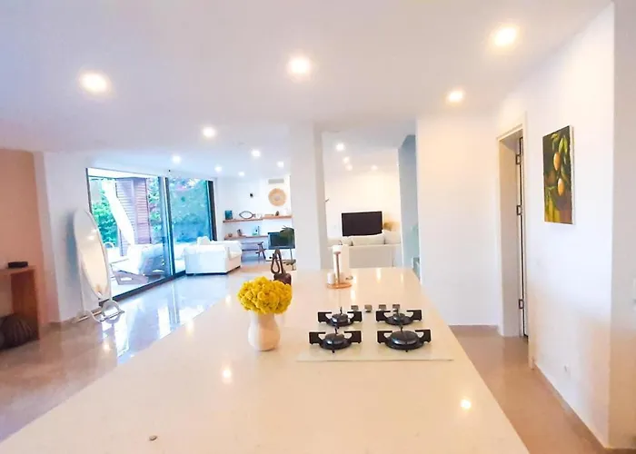 Private With Pool And Garden