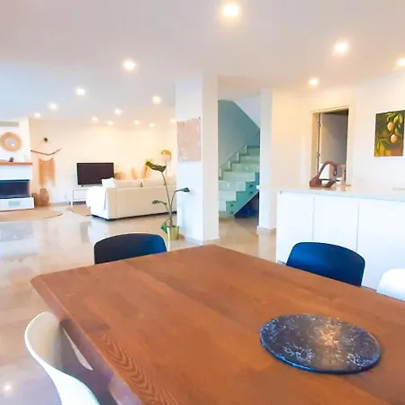 Вилла Private With Pool And Garden