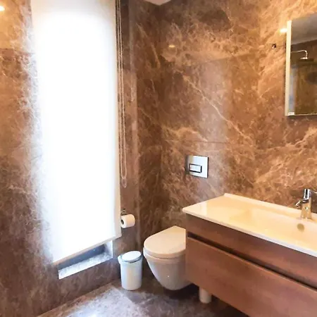 Private With Pool And Garden Villa *